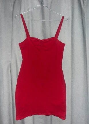 Robe rouge, marca: H&M, estado: Muito bom, tamanho: M / 38 / 10, €4.99, €5.94 inclui Proteção do Comprador