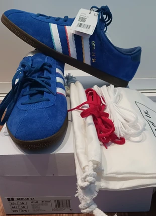 Adidas Berlin 2024 44 2/3 – IG2108 – Limited Edition Trainers, brand: adidas Originals, condizioni: Nuovo con cartellino, taglia: 44,5, €249.99, €263.19 include la Protezione acquisti