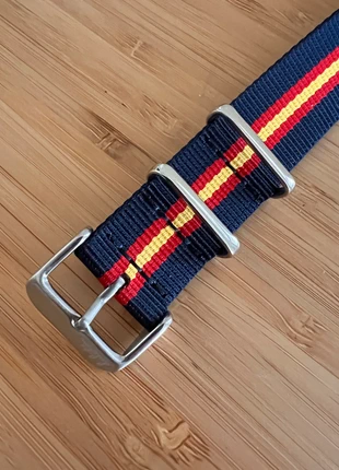 Correa de reloj NATO azul con bandera de España - 20mm, marque: Local, état: Neuf sans étiquette, taille: Jusqu'à 30 mm, 4,00 €, 4,90 € Protection acheteurs incluse