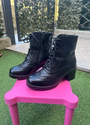 Stivali di pelle neri con tacco, brand: Stivali, condizioni: Ottime, taglia: 36, €11.00, €12.25 include la Protezione acquisti