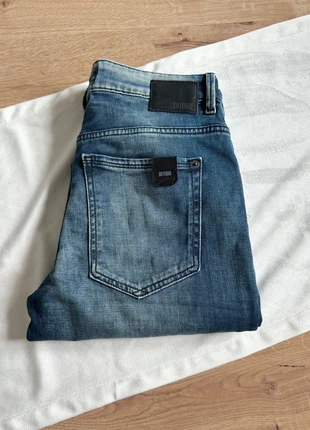 Drykorn Damen Jeans in W26/L34 in blau Bluejeans Denim Stretch Straight Loose fit, merk: Drykorn, staat: Heel goed, maat: M / 38 / 10, € 16,00, € 17,50 inclusief Kopersbescherming