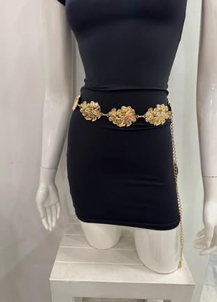 Cinturón de cadena dorada con flores, marque: Susichipiona, état: Très bon état, taille: 105 cm, 9,50 €, 10,68 € Protection acheteurs (Pro) incluse