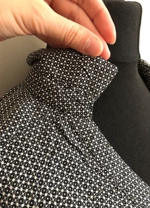 Blouse motifs géométriques, marke: Cache Cache, zustand: Sehr gut, größe: XL / 42 / 14, 3,00 €, 3,85 € inklusive Vinted-Käuferschutz