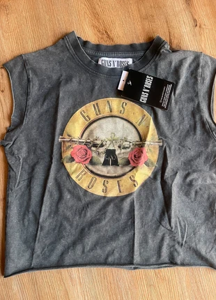 T-Shirt – Guns N’ Roses, marke: Primark, zustand: Neu, mit Etikett, größe: M, 10,00 €, 11,20 € inklusive Vinted-Käuferschutz