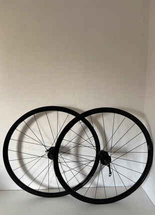 Xero 700c disc wheelset, merk: xero, staat: Heel goed, € 80,00, € 84,70 inclusief Kopersbescherming