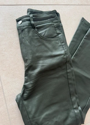 Pantalon SHEIN similicuir kaki M, marque: Shein, état: Très bon état, taille: M / 38 / 10, 5,00 €, 5,95 € Protection acheteurs incluse