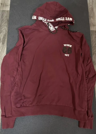 Dunkelrotes Oberteil., merk: Uncle Sam, staat: Heel goed, maat: M, € 4,00, € 4,90 inclusief Kopersbescherming