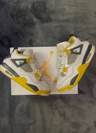Jordan 4 Rétro Vivid Sulfur, marque: Jordan, état: Très bon état, taille: 38, 45,00 €, 47,95 € Protection acheteurs incluse