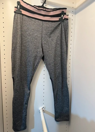 👖 Leggings grises Primark con tira rosa – Talla 44, marca: Primark, estado: Muy bueno, tamaño: XXL / 44 / 16, 3,00 €, 3,85 € Protección al comprador incluida