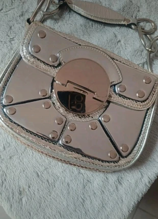 Sac argenté Karen Millen • Effet python & détails cloutés • Édition Premium, marca: Karen Millen, estado: Bueno, 69,90 €, 74,10 € Protección al comprador incluida