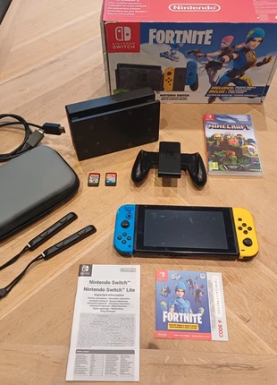Nintendo Switch Fortnite editie, marque: Nintendo, état: Bon état, 145,00 €, 152,95 € Protection acheteurs incluse
