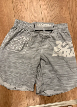 Scramble Board Shorts, brand: scramble, condizioni: Ottime, taglia: L, €20.00, €21.70 include la Protezione acquisti