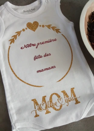 Bodies fête des mères, état: Neuf sans étiquette, taille: 6-9 mois / 68 cm, 10,00 €, 11,20 € Protection acheteurs (Pro) incluse