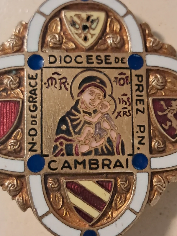 Broche religieuse vintage Notre Dame de Grâce priez pour Nous. - photo numéro 4