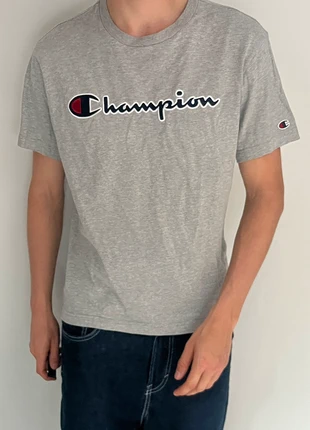 T-shirt Champion gris logo brodé taille/L | Tee vintage Champion, marque: Champion, état: Très bon état, taille: L, 25,00 €, 26,95 € Protection acheteurs incluse