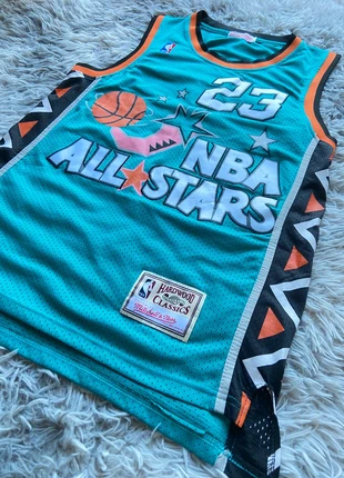 Maillot nba Micheal Jordan 23 édition all star Taille 44 / S Authentique, marque: Mitchell & Ness, état: Très bon état, taille: S, 30,00 €, 32,20 € Protection acheteurs incluse