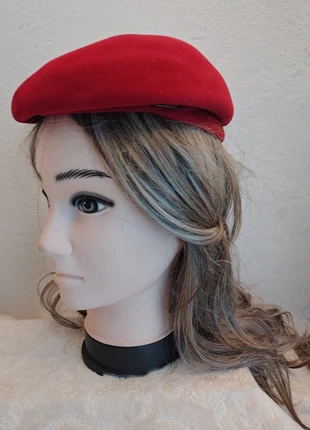 T5 Cappello vintage coppolina rossa anni 50 rigida con laccetto fibbia Mode Monti, marque: Monti, état: Bon état, taille: Taille unique, 15,90 €, 17,40 € Protection acheteurs incluse