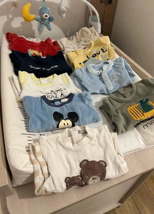 Lot de 9 pyjamas bébé garçon taille 1 mois, marke: toutes marques, zustand: Sehr gut, größe: 1-3 Monate / 56, 6,00 €, 7,00 € inklusive Vinted-Käuferschutz