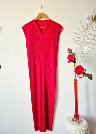 Jolie robe neuve Issey Mikaye taille 40-L 💐, merk: Pleats Please Issey Miyake, staat: Nieuw zonder prijskaartje, maat: L / 40 / 12, € 250,00, € 263,20 inclusief Kopersbescherming