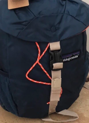 Sac à dos Patagonia enfants bleu marine et beige neuf, marca: Patagonia, estado: Muito bom, €35.00, €37.45 inclui Proteção do Comprador