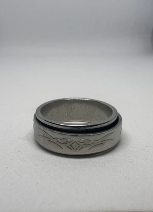 Bague acier inoxydable gravée – Style tribal argent mat, état: Très bon état, taille: 19 mm, 10,00 €, 11,20 € Protection acheteurs (Pro) incluse