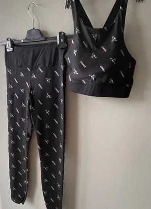 Ensemble de sport stronger – taille XS motif abeilles, marque: STRONGER, état: Très bon état, taille: XS / 34 / 6, 29,00 €, 31,15 € Protection acheteurs (Pro) incluse