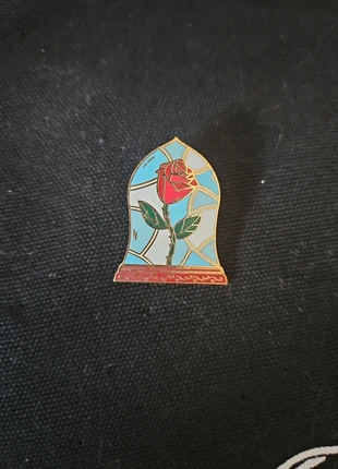 Beauty and the beast pin Fairyloot, merk: FairyLoot, staat: Heel goed, € 3,50, € 4,38 inclusief Kopersbescherming