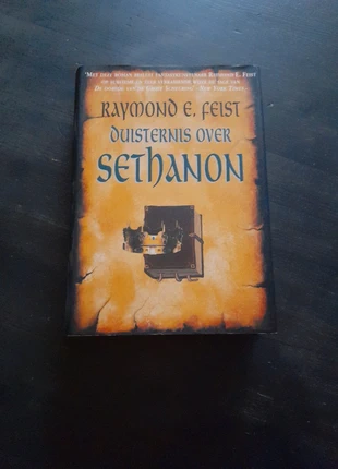 Duisternis over Sethanon - Raymond E. Feist, staat: Nieuw zonder prijskaartje, € 6,00, € 7,00 inclusief Kopersbescherming