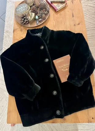 Sublime manteau en fausse fourrure noire, marque: Vintage, état: Très bon état, taille: Taille unique, 30,00 €, 32,20 € Protection acheteurs incluse