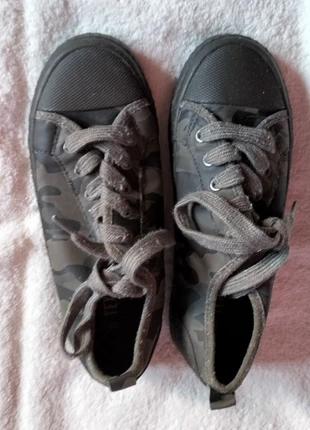 Zapatillas con estampado militar, marca: TEX, estado: Muy bueno, tamaño: 33, 5,00 €, 5,95 € Protección al comprador incluida