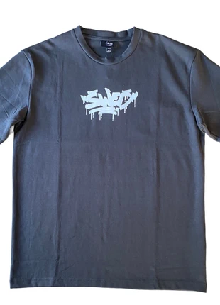 T-shirt oversize SWED, marque: Fait Main, état: Neuf sans étiquette, taille: L, 18,00 €, 19,60 € Protection acheteurs incluse