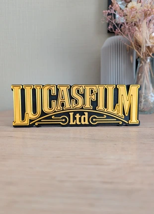 Lucasfilm logo décoratif Fanart 20x6cm Excellent état Fanart, marque: Lucasfilm, état: Très bon état, 15,00 €, 16,45 € Protection acheteurs (Pro) incluse