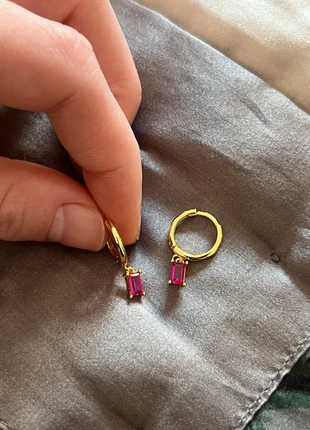 Aros sencillo con piedra rosa, marca: Local, estado: Muy bueno, 7,00 €, 7,35 € Protección al comprador incluida