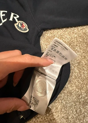 Moncler jasje, marque: Moncler, état: Neuf sans étiquette, taille: 12-18 mois / 80 cm, 40,00 €, 42,70 € Protection acheteurs incluse