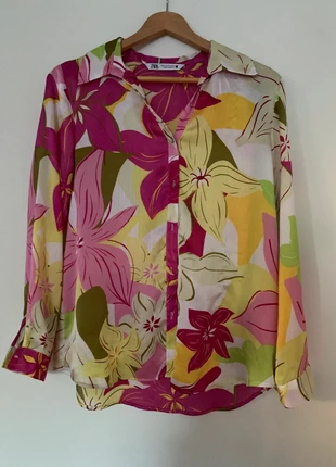 Chemise fleurie colorée – Zara – style tropical bohème, brand: Zara, condizioni: Nuovo senza cartellino, taglia: M / IT 42 / EU 38, €12.00, €13.30 include la Protezione acquisti