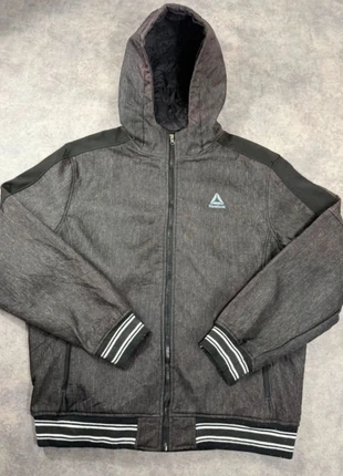 Manteau à Capuche Reebok Noir Logo Floqué Vintage / Taille XL, marke: Reebok, zustand: Gut, größe: XL, 9,90 €, 11,10 € beinhaltet Vinted-Käuferschutz Pro