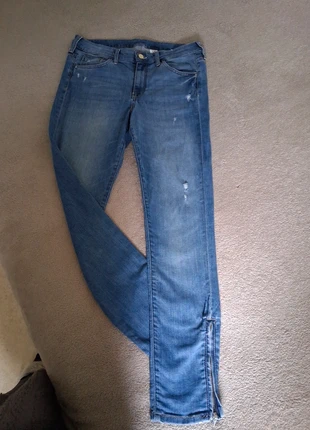 Jeans H&M Skinny 30 Fr40, brand: H&M, condizioni: Ottime, taglia: L / IT 44 / EU 40, €7.50, €8.58 include la Protezione acquisti