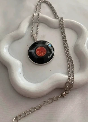 Collier mixte argenté vintage années 80 disque vinyle noir et rouge, marca: Tendance, estado: Muy bueno, 8,90 €, 10,05 € Protección al comprador Pro incluida