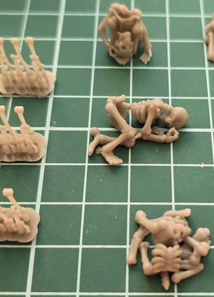 Set 2 skeletons and bones 28mm scale, état: Très bon état, 12,00 €, 13,30 € Protection acheteurs incluse