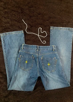 Jeans évasé vintage y2k brodé, marque: Campei, état: Très bon état, taille: S / 36 / 8, 14,00 €, 15,40 € Protection acheteurs incluse