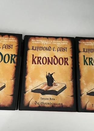Trilogie Krondor - Raymond E Feist, staat: Heel goed, € 25,00, € 26,95 inclusief Kopersbescherming