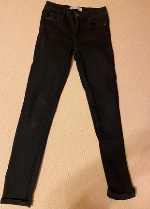 Jean noir skinny Zara, marque: Zara, état: Très bon état, taille: XS / 34 / 6, 3,00 €, 3,85 € Protection acheteurs incluse
