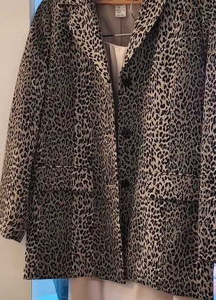 Tres belle veste impriméanimalier(imprimé en vedette cet Hiver), marke: Anne Weyburn, zustand: Gut, größe: XL / 42 / 14, 6,00 €, 7,00 € inklusive Vinted-Käuferschutz