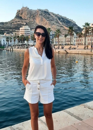 Mooie witte shorts van Zara, marque: Zara, état: Très bon état, taille: M / 38 / 10, 9,00 €, 10,15 € Protection acheteurs incluse