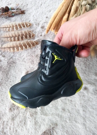 Baskets Montantes Imperméable. Jordan. Pointure 21. État excellent, marke: Jordan, zustand: Neu, größe: 21, 35,00 €, 37,45 € beinhaltet Vinted-Käuferschutz Pro