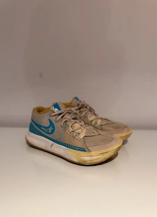 Nike Kyrie Flytrap 6, marca: Nike, estado: Bueno, tamaño: 40,5, 50,00 €, 53,20 € Protección al comprador incluida