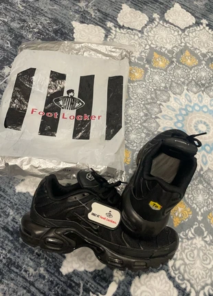 Paire de tn 1 noir, merk: Noir, staat: Nieuw met prijskaartje, maat: 43, € 89,99, € 95,19 inclusief Kopersbescherming