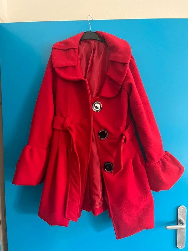 Manteau rouge - photo numéro 3