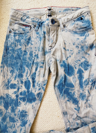 Pantalon original effet cyanotype Hilfiger 27/32, marke: Hilfiger Denim, zustand: Sehr gut, größe: S / 36 / 8, 5,00 €, 5,95 € inklusive Vinted-Käuferschutz