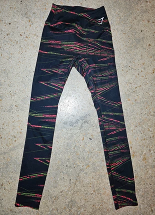 Legging Gymshark noir écriture rose et jaune taille XS, marke: Gymshark, zustand: Sehr gut, größe: XS / 34 / 6, 20,00 €, 21,70 € inklusive Vinted-Käuferschutz